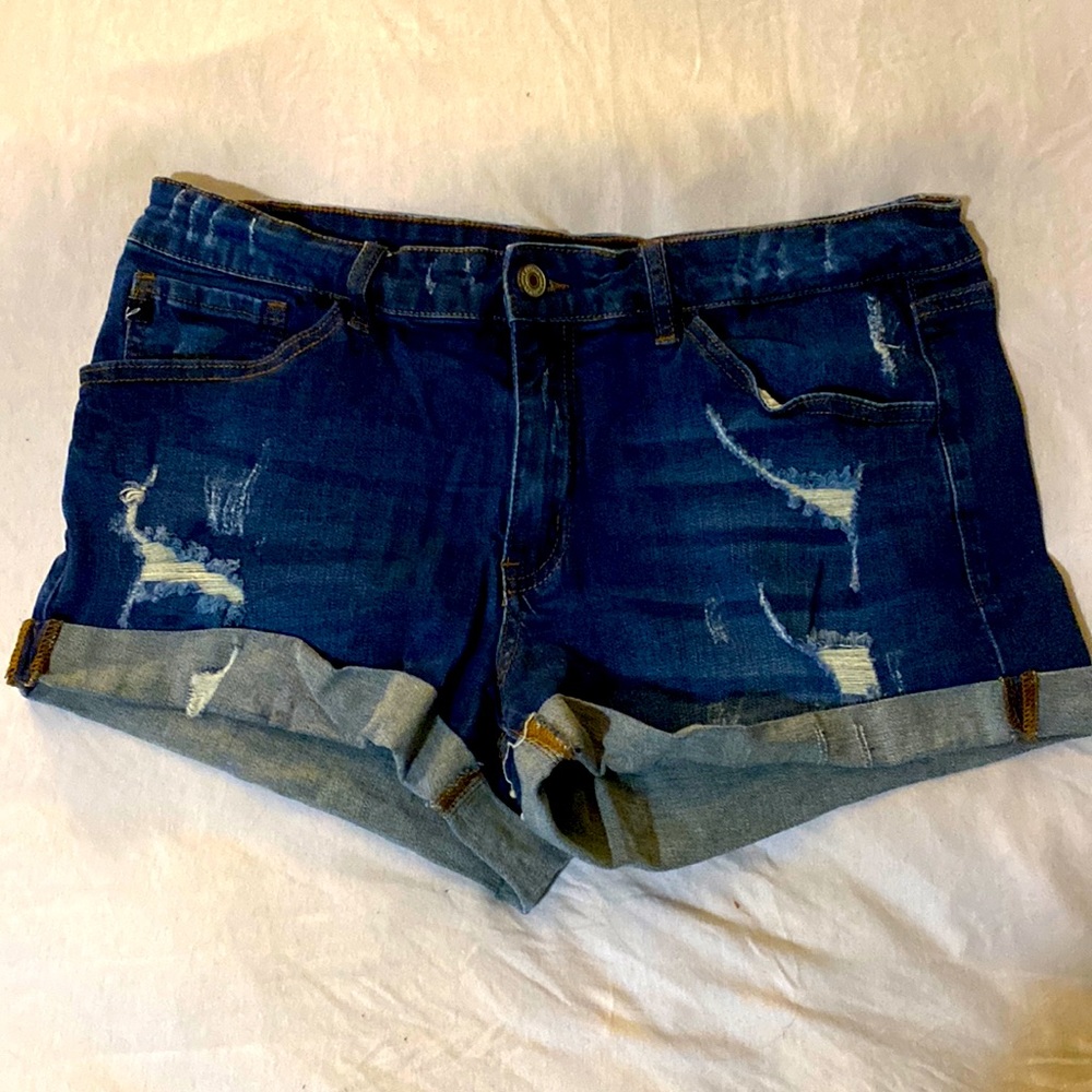 Jean shorts size 13 jr. fits like a 6